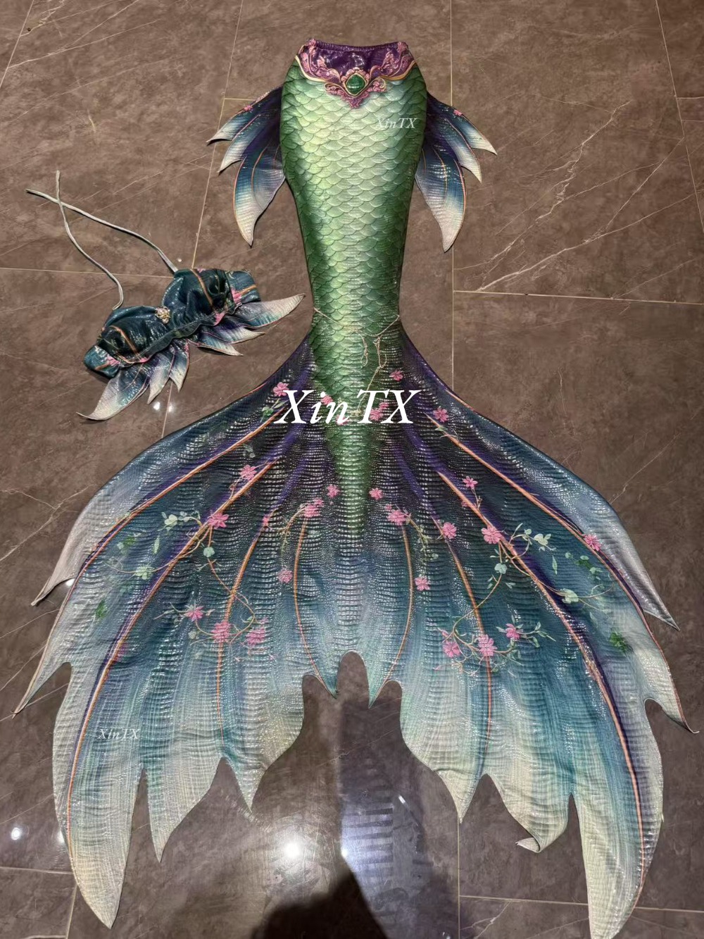 ชุดว่ายน้ำหางนางเงือกแบบปั๊มร้ - Aquarium Fishes บทวิจารณ์และราคา
